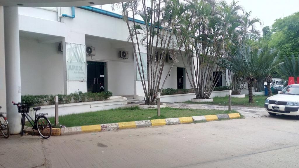 Seasons Of Yangon International Airport Hotel Buitenkant foto