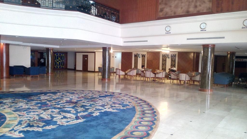 Seasons Of Yangon International Airport Hotel Buitenkant foto