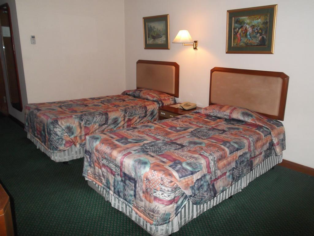 Seasons Of Yangon International Airport Hotel Kamer foto