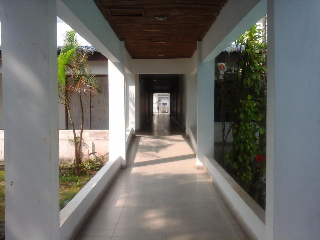 Seasons Of Yangon International Airport Hotel Buitenkant foto