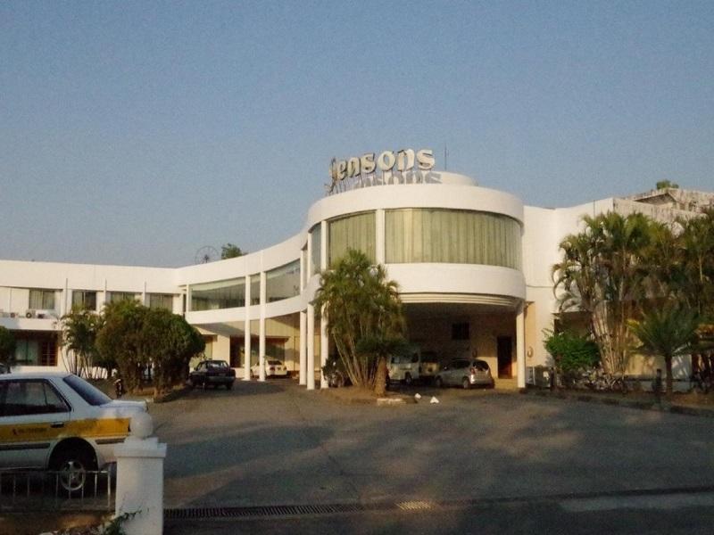 Seasons Of Yangon International Airport Hotel Buitenkant foto