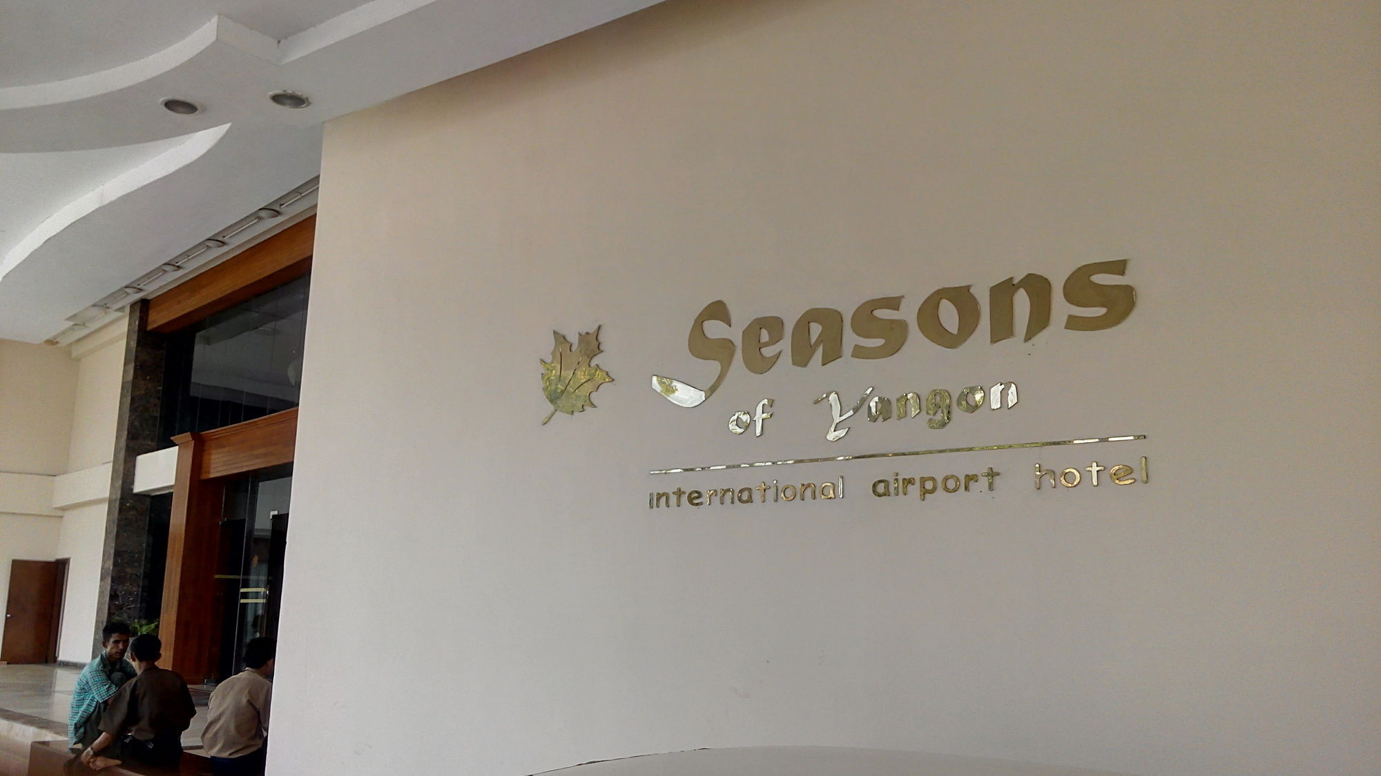 Seasons Of Yangon International Airport Hotel Buitenkant foto