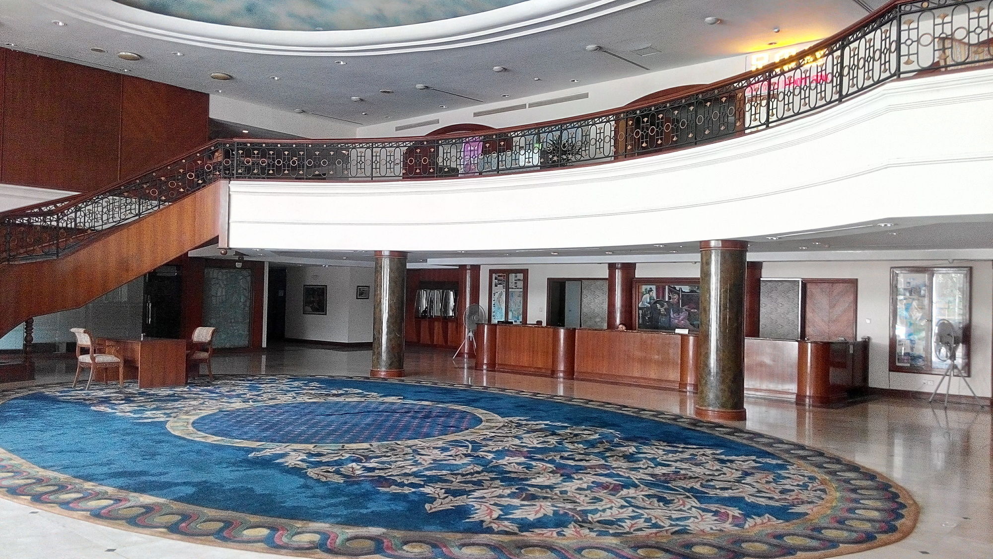 Seasons Of Yangon International Airport Hotel Buitenkant foto